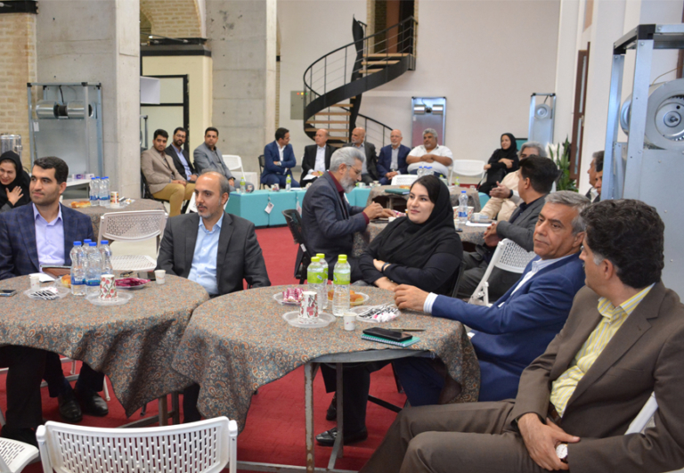 صنعتگران و فعالین نوآوری و فناوری در اولین رویداد کافه نوآوران صنعت استان یزد