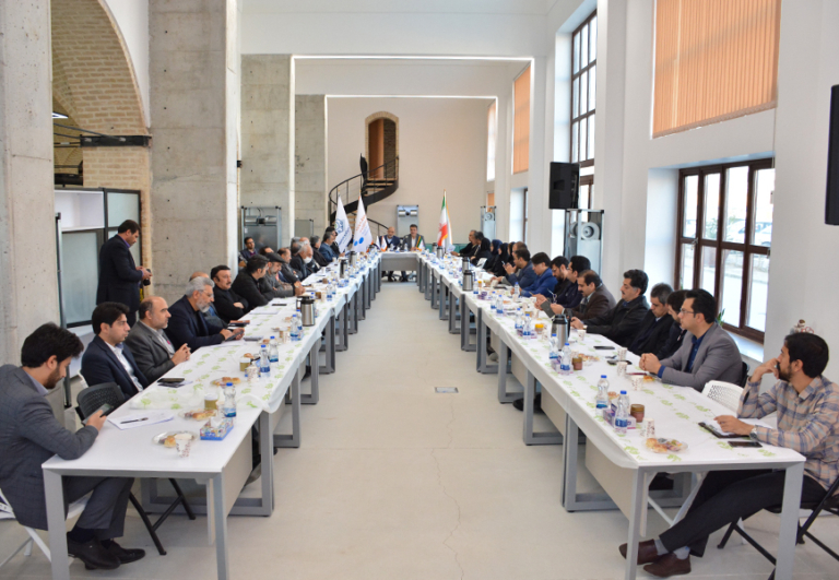 نشست موسسین و موثرین حوزه نوآوری و فناوری استان یزد برگزار شد